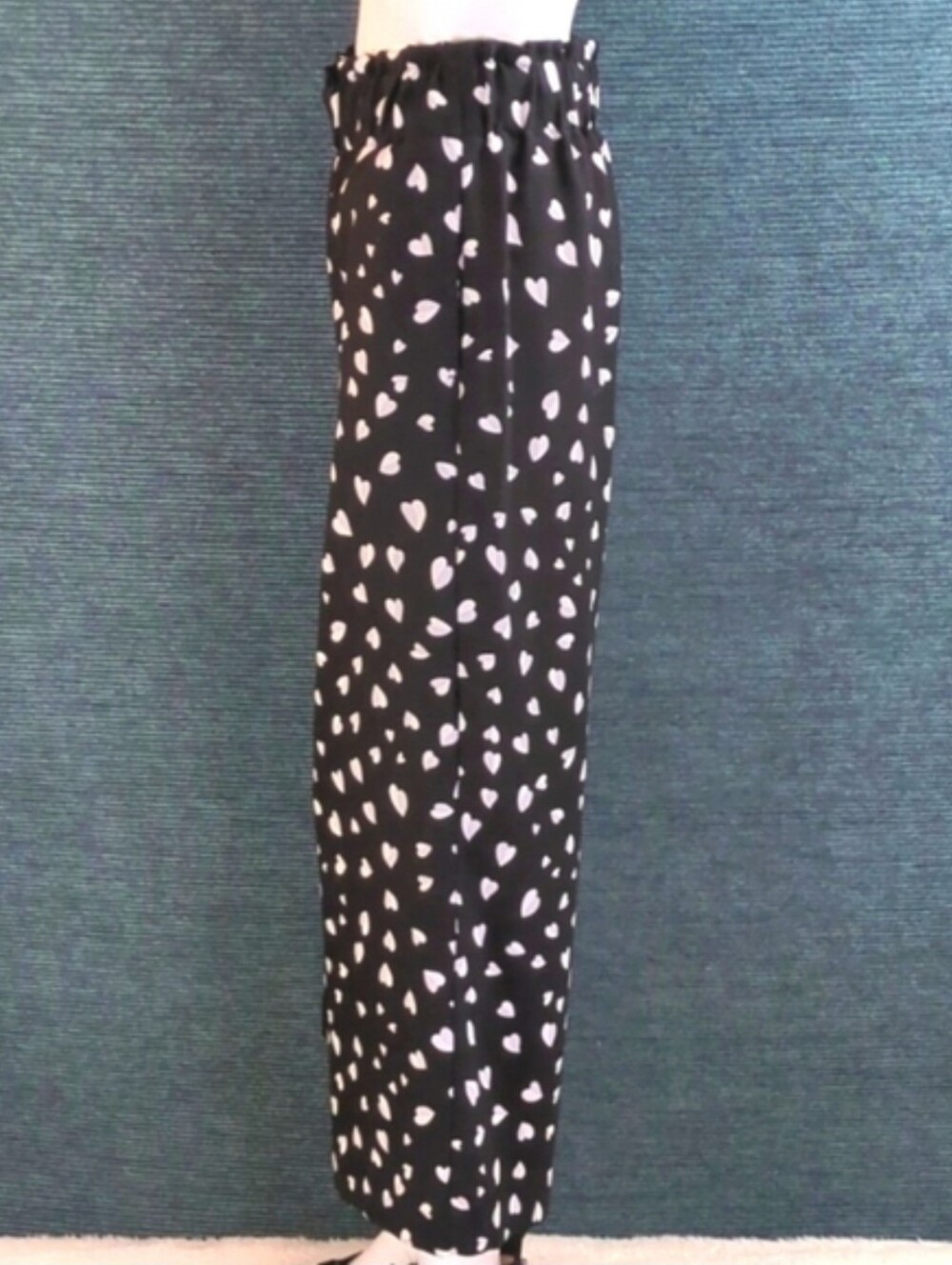 Ann Taylor Heart Print Capri Pants - Picture 5 of 15